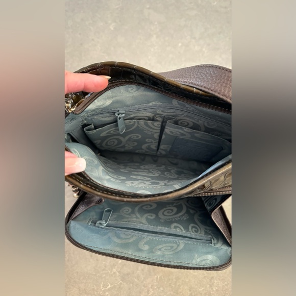 Brighton brown patent leather alligator embossed handbag. - Picture 7 of 8